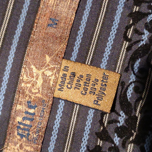 Casual Dress Shirt Size M - Picture 6 of 6